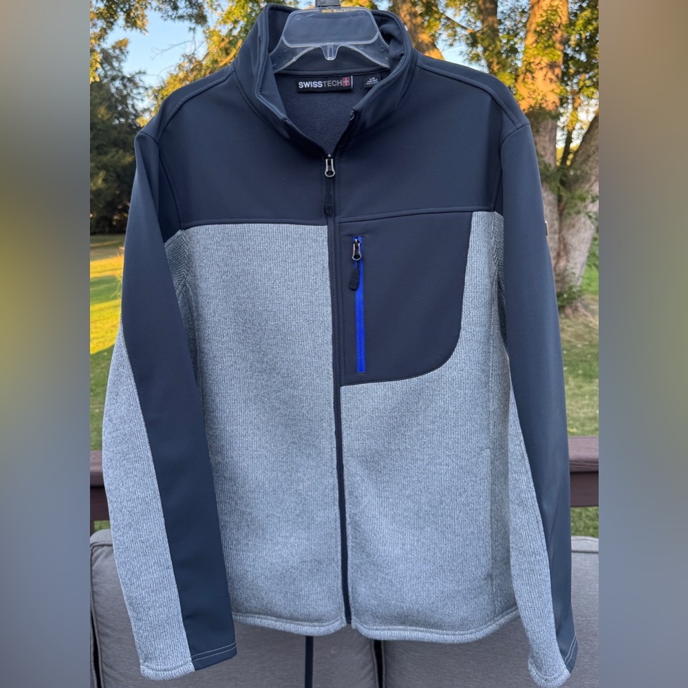 Swiss Tech Full-Zip Softshell Jacket – Heather Grey/Blue (Men’s Large 42-44)